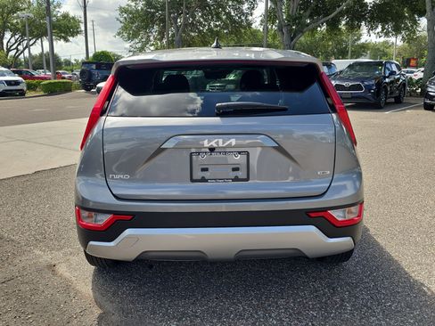 Certified 2025 Kia Niro LX FWD image 7
