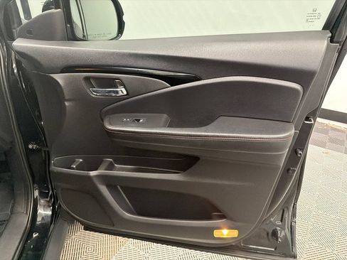 Used 2024 Honda Ridgeline Black Edition image 16