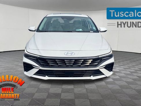 New 2025 Hyundai Elantra Limited image 2