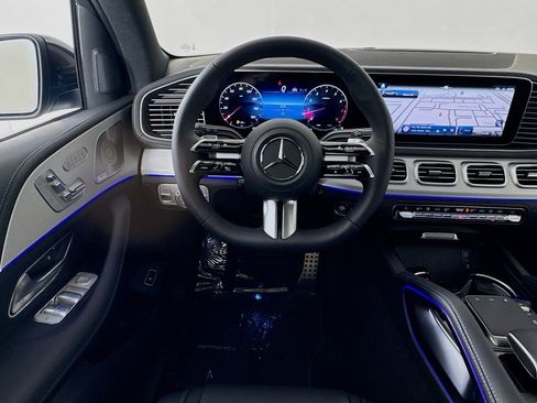New 2026 Mercedes-Benz GLS 580 4MATIC image 4