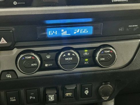 Used 2023 Toyota Tacoma TRD Off-Road w/ Technology Package AWD/4WD image 19