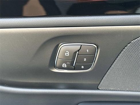 New 2025 Lincoln Nautilus Premier w/ Jet Appearance Package image 21