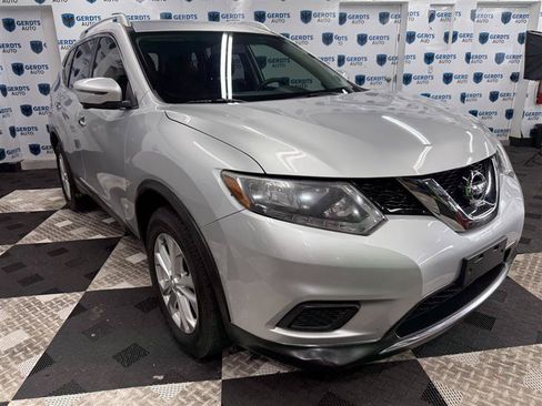 Used 2016 Nissan Rogue SV w/ SV Premium Package FWD image 3