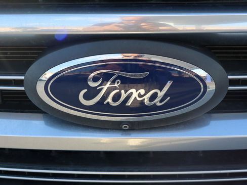 Used 2021 Ford F250 Platinum w/ FX4 Off-Road Package AWD/4WD image 9