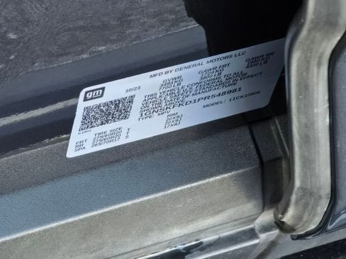 Used 2023 Chevrolet Suburban Premier image 30