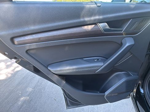 Used 2022 Audi Q5 2.0T Prestige w/ Prestige Package image 16