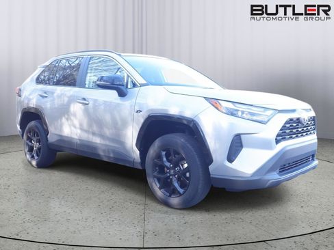 Used 2023 Toyota RAV4 XLE image 3