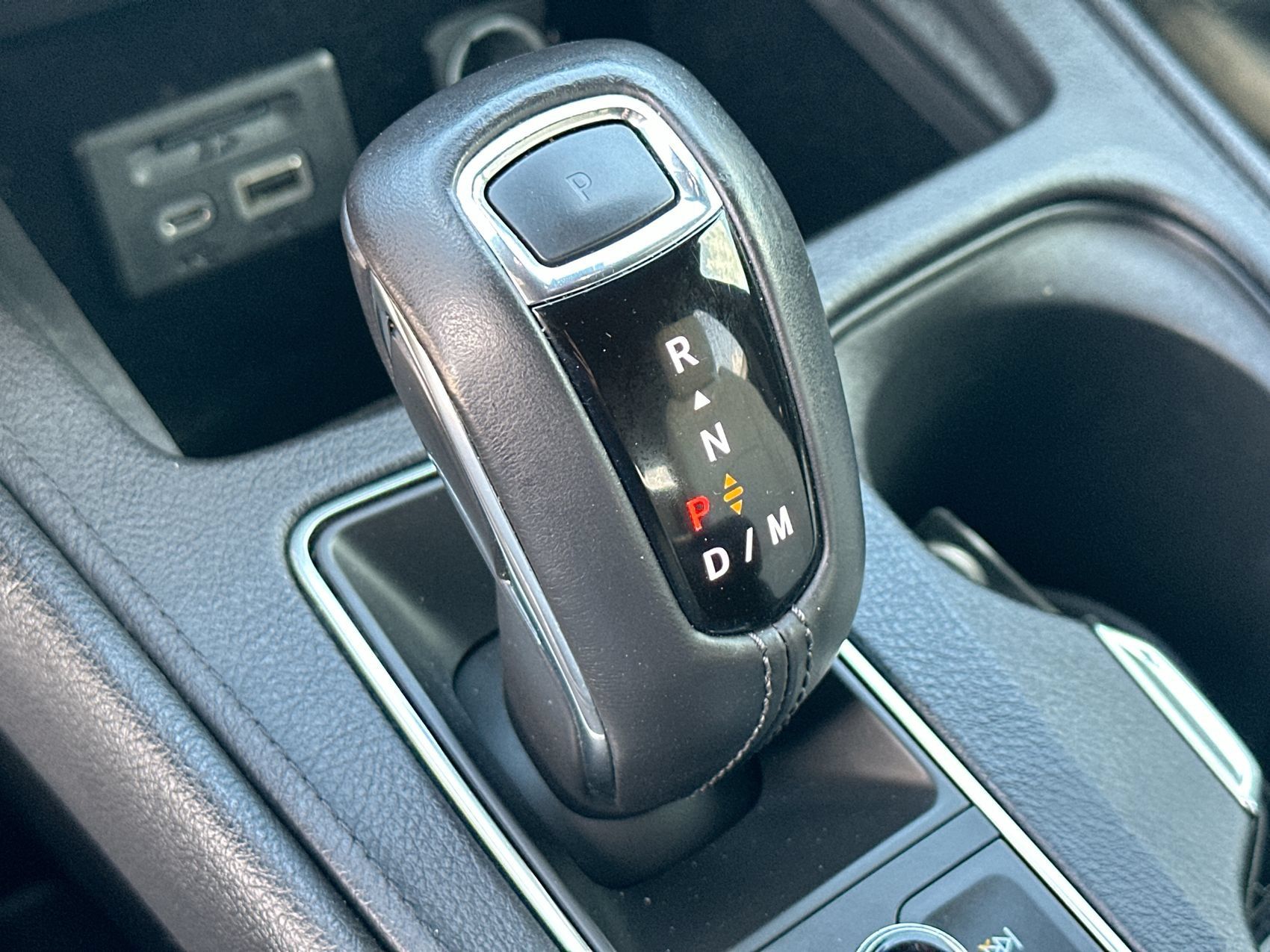 Used 2019 Cadillac XT4 Sport w/ Cold Weather Package FWD image 20