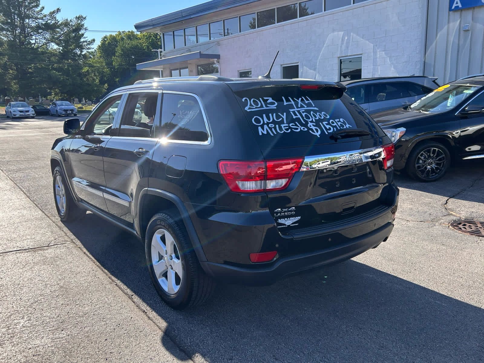 Used 2013 Jeep Grand Cherokee Laredo AWD/4WD image 6