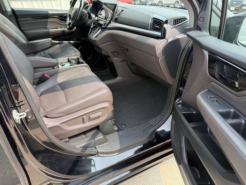 Used 2018 Honda Odyssey Elite image 12