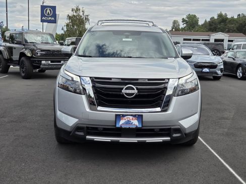 Used 2025 Nissan Pathfinder SL w/ SL Premium Package AWD/4WD image 2