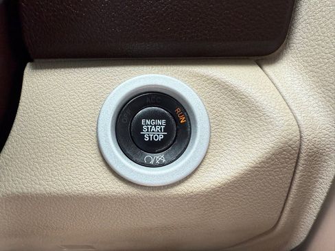 Used 2018 RAM 2500 Laramie image 36