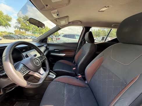 Used 2019 Nissan Kicks SR w/ Exterior Electronics Package image 19