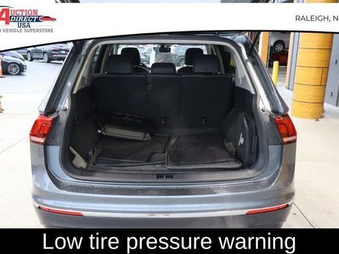 Used 2021 Volkswagen Tiguan SE w/ Panoramic Sunroof Package image 14