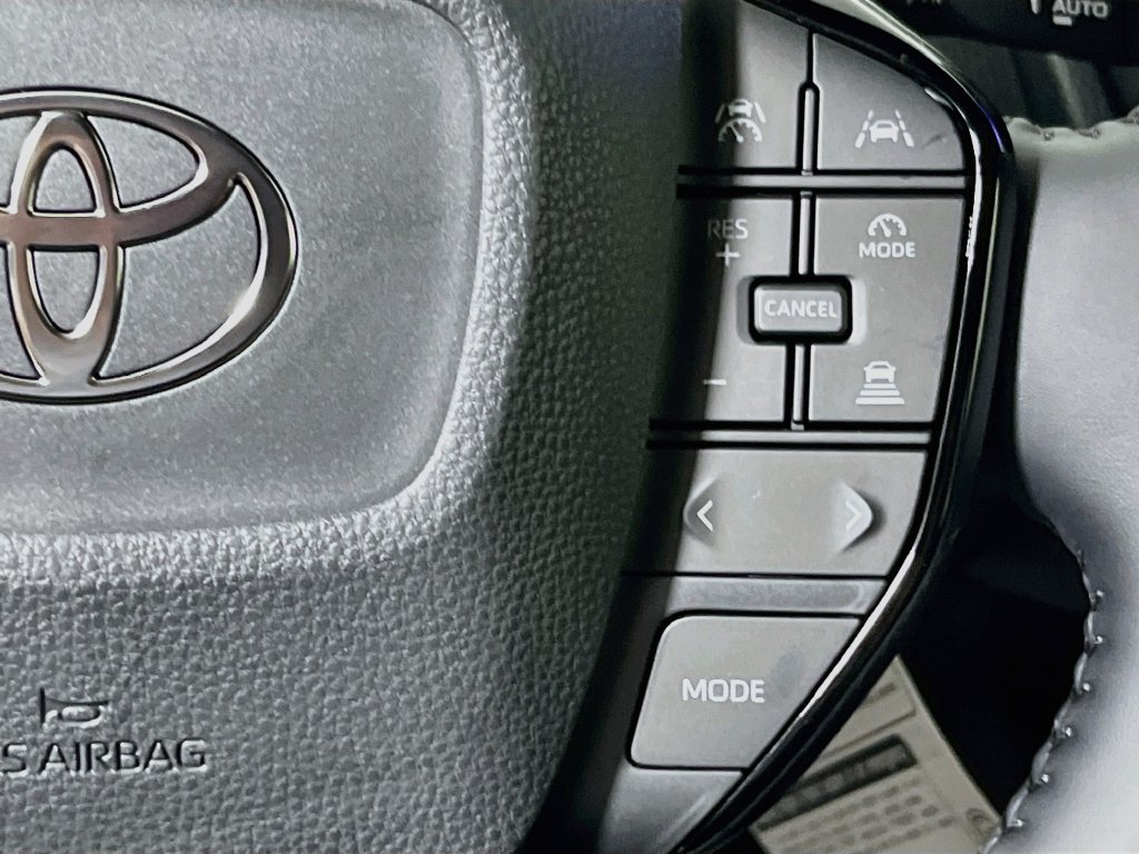 New 2027 Toyota Prius FWD image 17