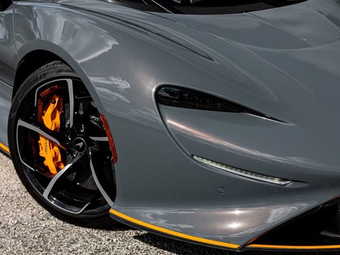 Used 2021 McLaren Elva RWD image 51