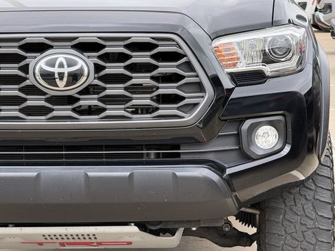 Used 2020 Toyota Tacoma TRD Off-Road AWD/4WD image 8