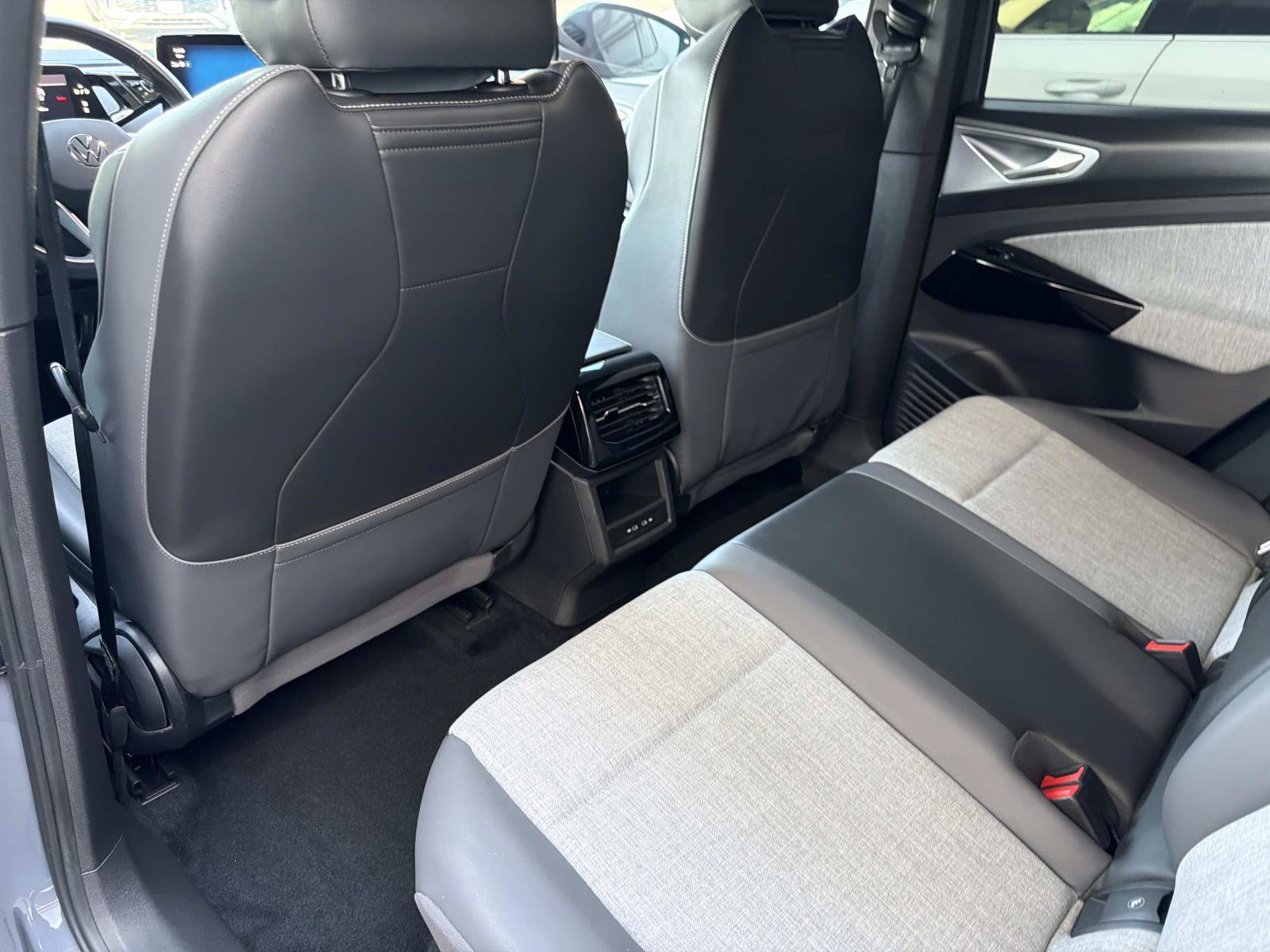 Used 2023 Volkswagen ID.4 Pro RWD image 29