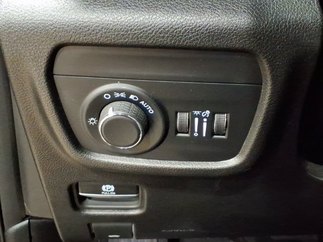 Used 2024 Jeep Grand Cherokee L Laredo w/ Luxury Tech Group I AWD/4WD image 13