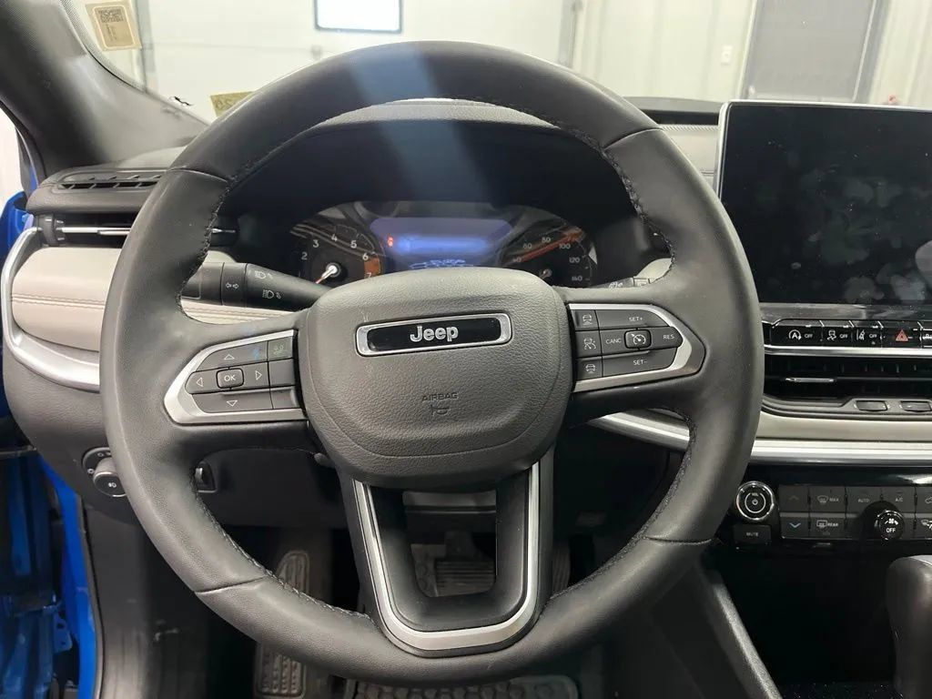 Used 2025 Jeep Compass Limited AWD/4WD image 22