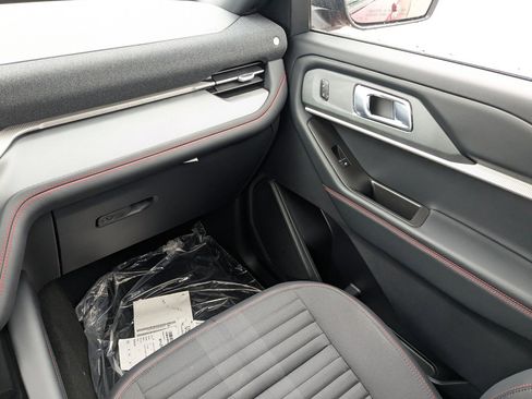 New 2026 Ford Explorer ST-Line w/ ST-Line Street Pack image 21