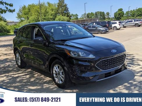 Used 2022 Ford Escape SE w/ Convenience Package FWD image 1