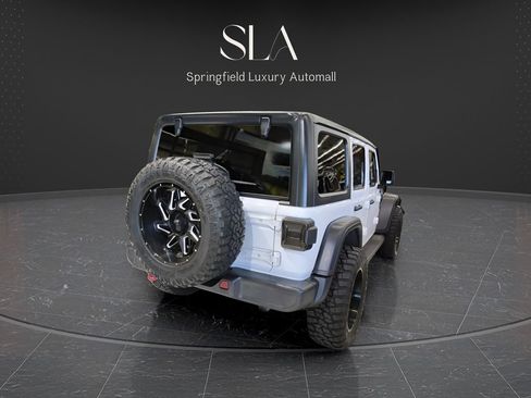 Used 2020 Jeep Wrangler Unlimited Rubicon w/ Dual Top Group AWD/4WD image 6
