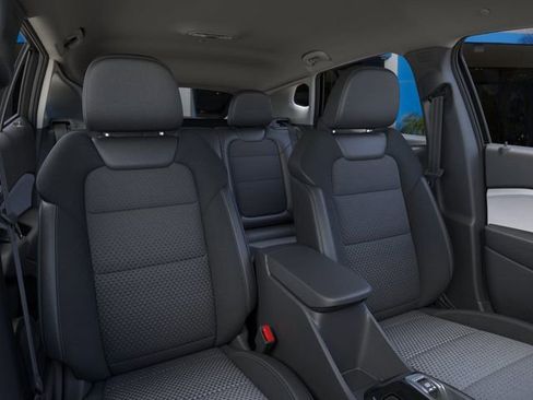 New 2025 Chevrolet Trax LT image 17