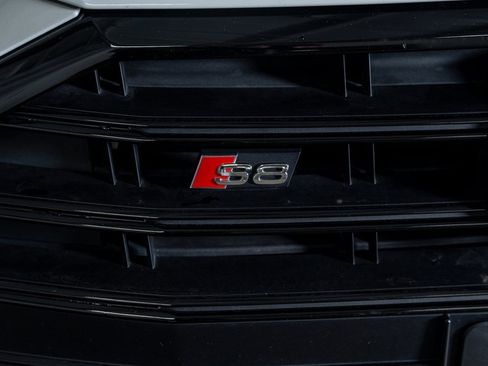 Used 2020 Audi S8 L w/ S8 Executive Package image 17