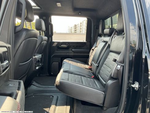 Used 2025 GMC Sierra 2500 AT4X AWD/4WD image 9
