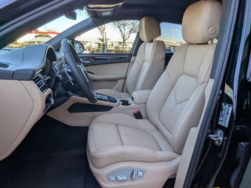 New 2026 Porsche Macan image 5
