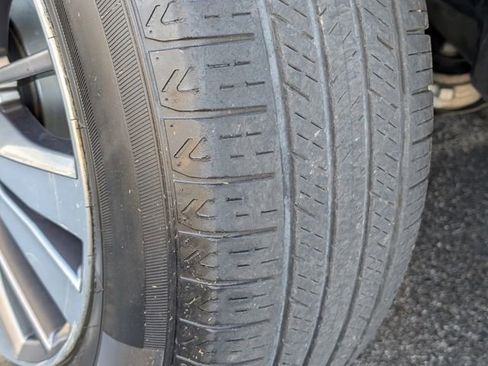 Used 2019 Nissan Pathfinder SL image 32