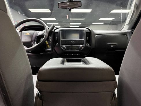 Used 2018 Chevrolet Silverado 1500 Custom w/ Custom Value Package image 38