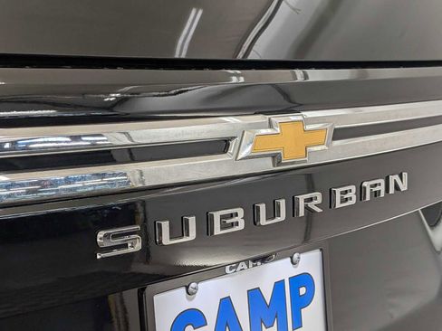 Used 2023 Chevrolet Suburban LT w/ Luxury Package image 12