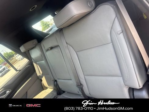 Used 2021 GMC Yukon SLT w/ Rear Media and Nav Package AWD/4WD image 6