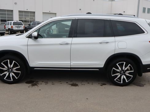 Used 2022 Honda Pilot Elite image 4