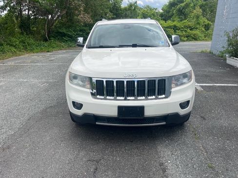 Used 2011 Jeep Grand Cherokee Limited RWD image 1