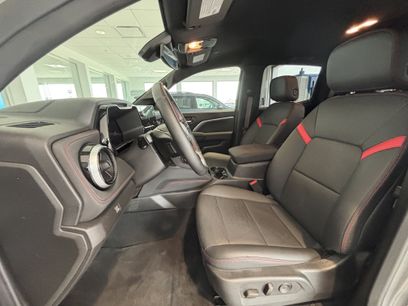 Used 2024 Chevrolet Colorado Z71 w/ Z71 Convenience Package 2