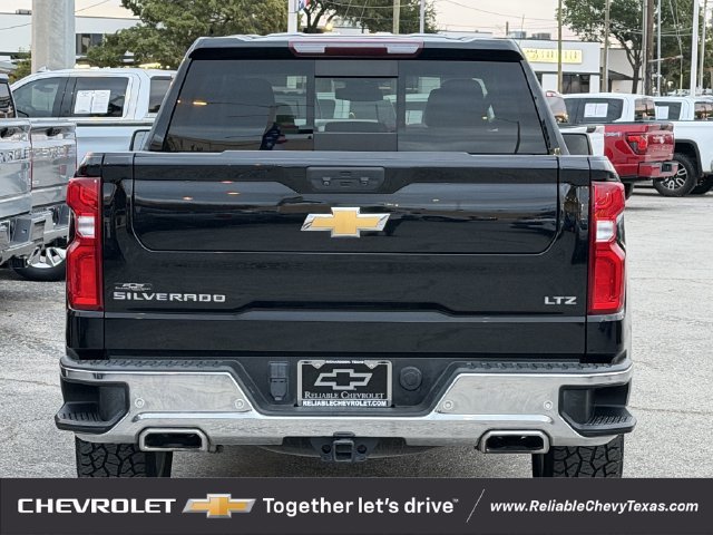 Used 2022 Chevrolet Silverado 1500 LTZ AWD/4WD image 5