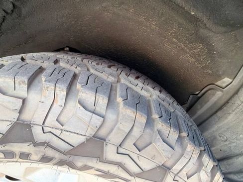 Used 2017 Toyota 4Runner SR5 RWD image 4