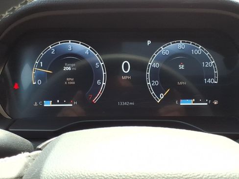 Used 2023 Jeep Grand Cherokee Limited AWD/4WD image 21