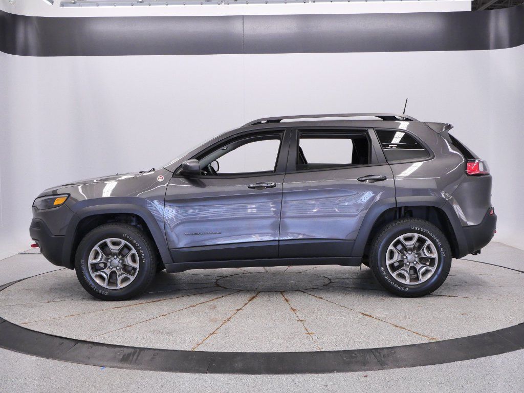 Used 2019 Jeep Cherokee Trailhawk w/ Cold Weather Group AWD/4WD image 2