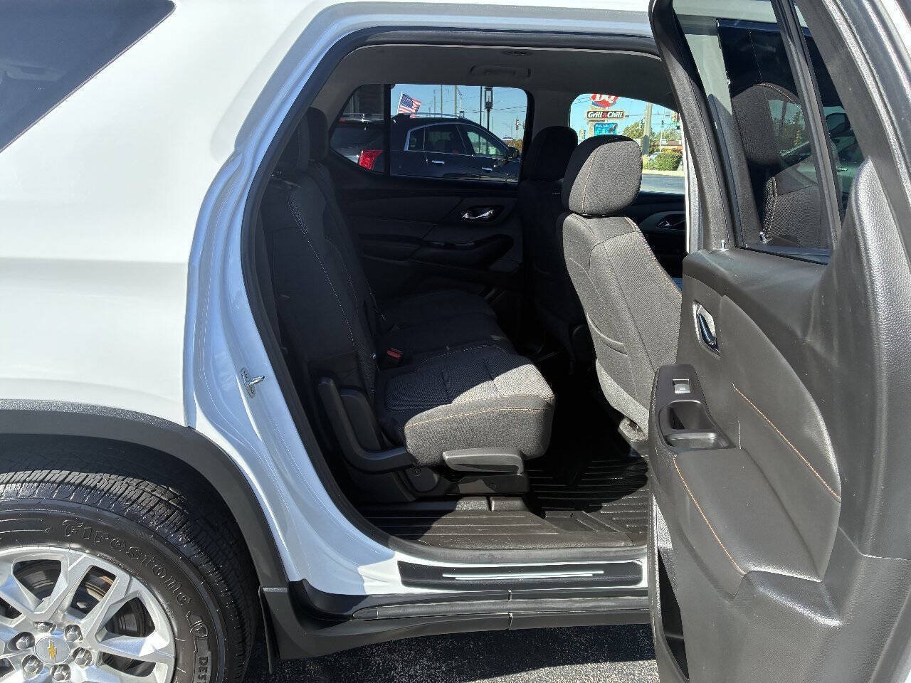 Used 2020 Chevrolet Traverse LT AWD/4WD image 23