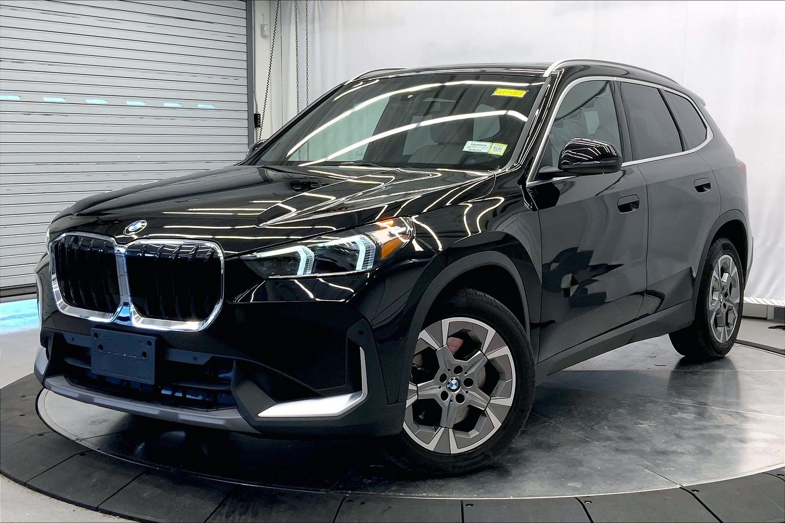 Used 2023 BMW X1 xDrive28i w/ Convenience Package AWD/4WD image 1