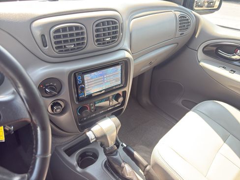 Used 2008 Chevrolet TrailBlazer LT w/ Sun And Sound Package AWD/4WD image 20