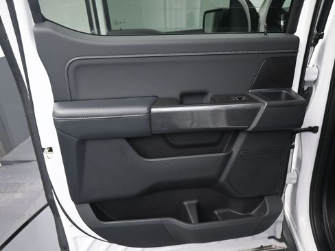 Used 2022 Ford F150 XLT w/ Equipment Group 301A Mid image 8