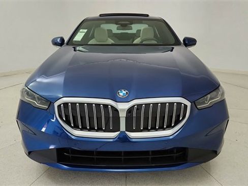 Used 2025 BMW 540i xDrive 540i xDrive image 2