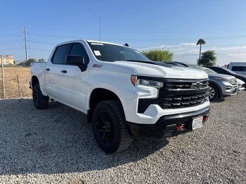 Used 2024 Chevrolet Silverado 1500 LT Trail Boss w/ Convenience Package II AWD/4WD image 4
