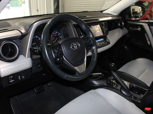 Used 2017 Toyota RAV4 XLE FWD image 21