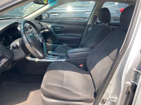 Used 2015 Nissan Altima 2.5 SV w/ Convenience Package FWD image 8